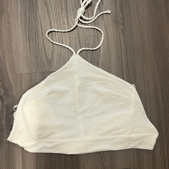 Open back crop top - Picture 1 of 3